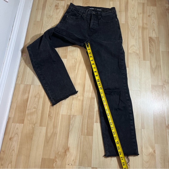 Old Navy Women's Extra High Rise Sky Hi Straight Black Distressed Size 0 - Picture 3 of 8